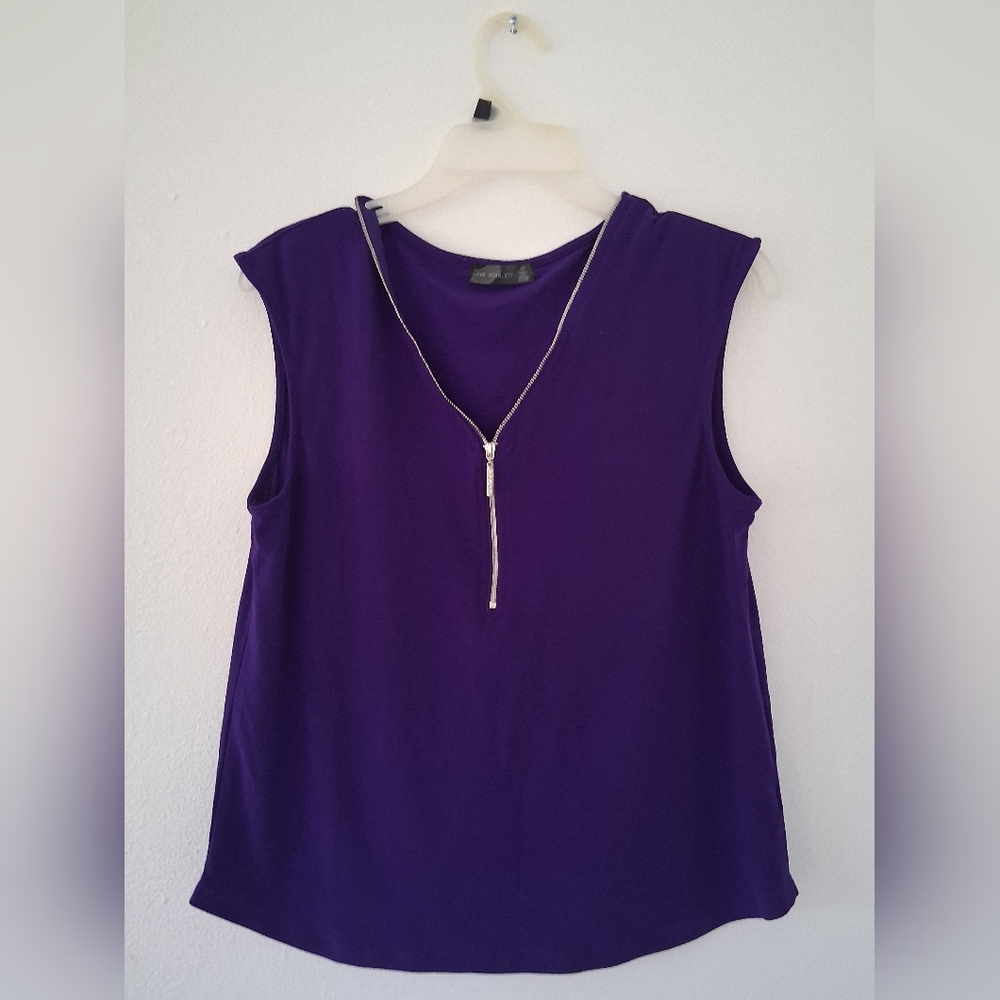 Love Scarlett Purple Sleeveless Blouse with Zipper Front – Size S/P